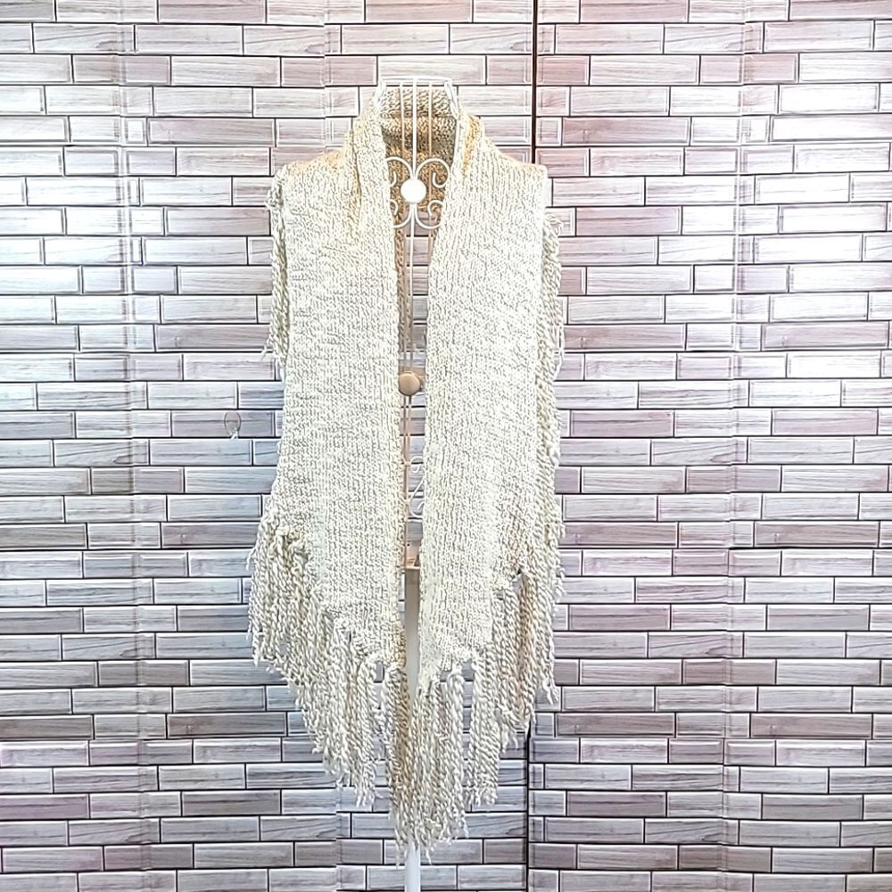 Mossimo ribbed knit scarf with tassel trim One Size